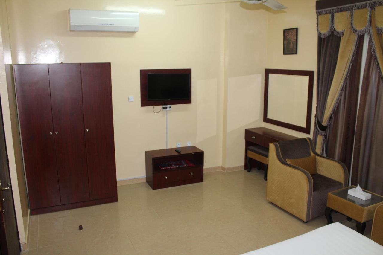 Al Aman Hotel Apartment Эль-Бурайми Экстерьер фото