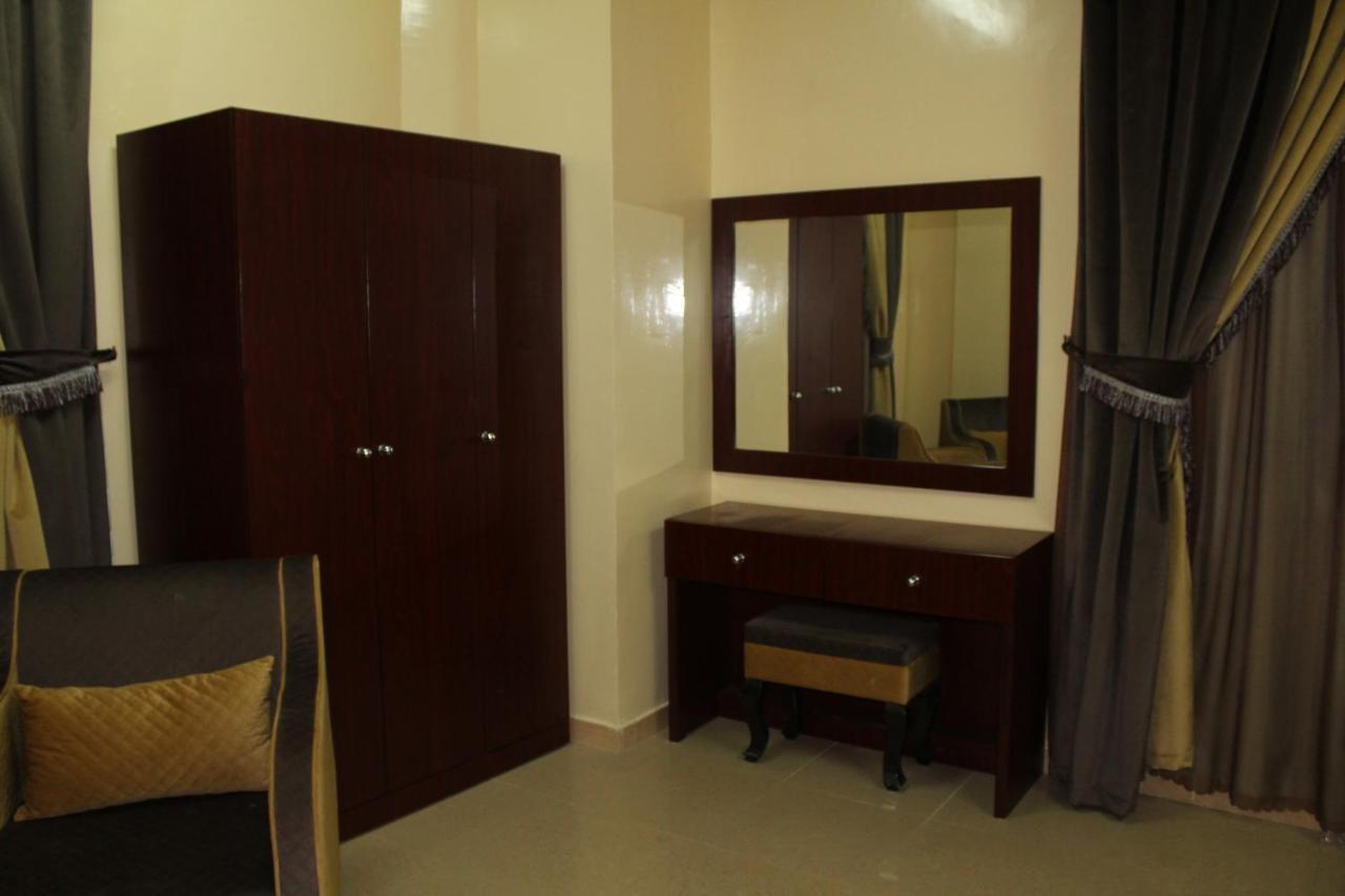 Al Aman Hotel Apartment Эль-Бурайми Экстерьер фото